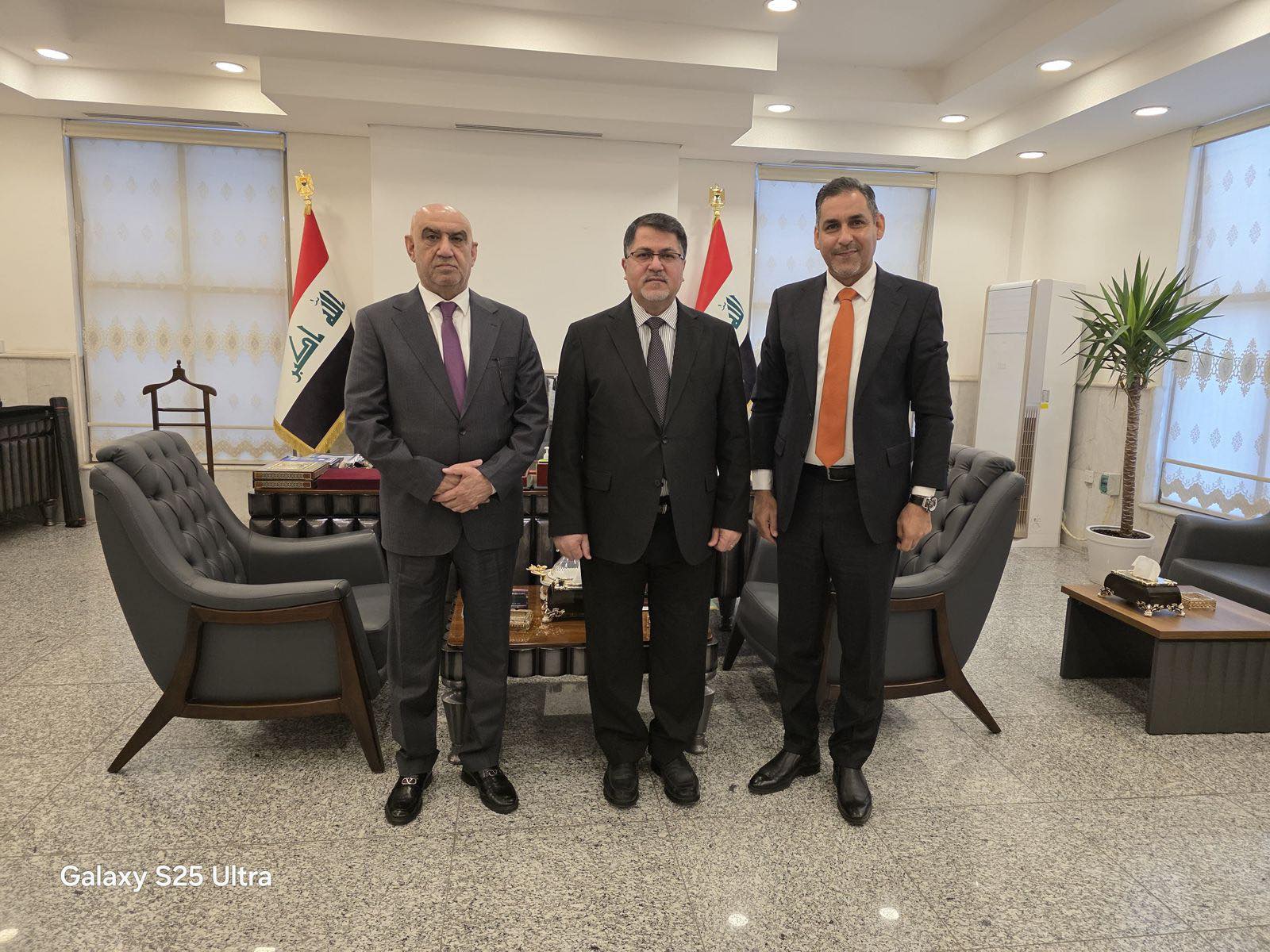 The Iraqi Cement Manufacturers Association reviews the cement industry's 2030 vision with the National Investment Commission.